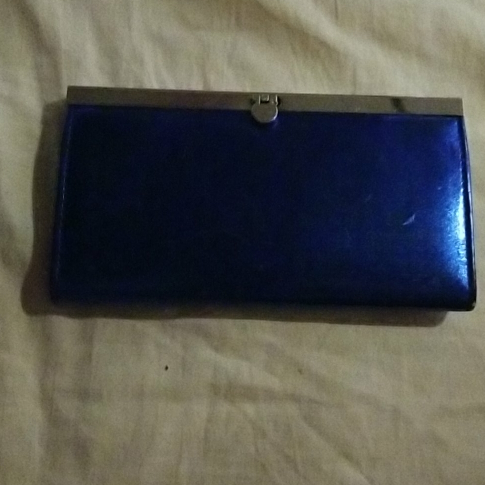 Wallets - Picture 3 of 6